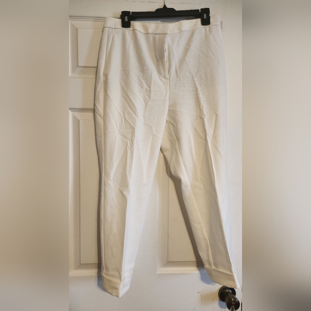 Ann Taylor White Cropped Pants